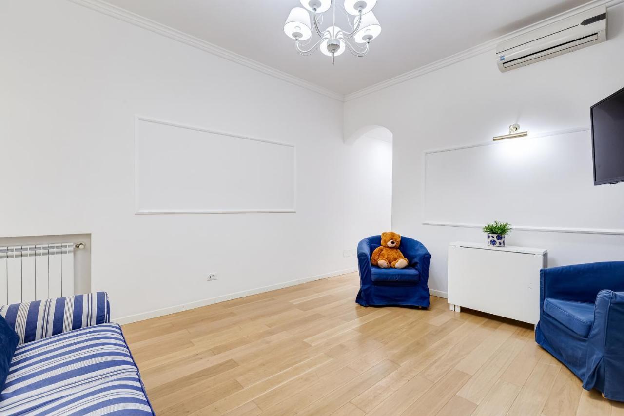 Trevi Fountain Modern Apartment Rome Exterior photo