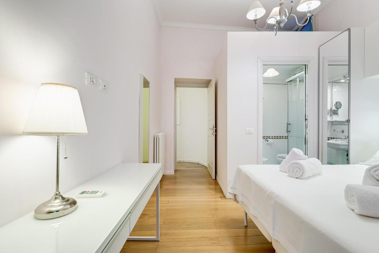 Trevi Fountain Modern Apartment Rome Exterior photo