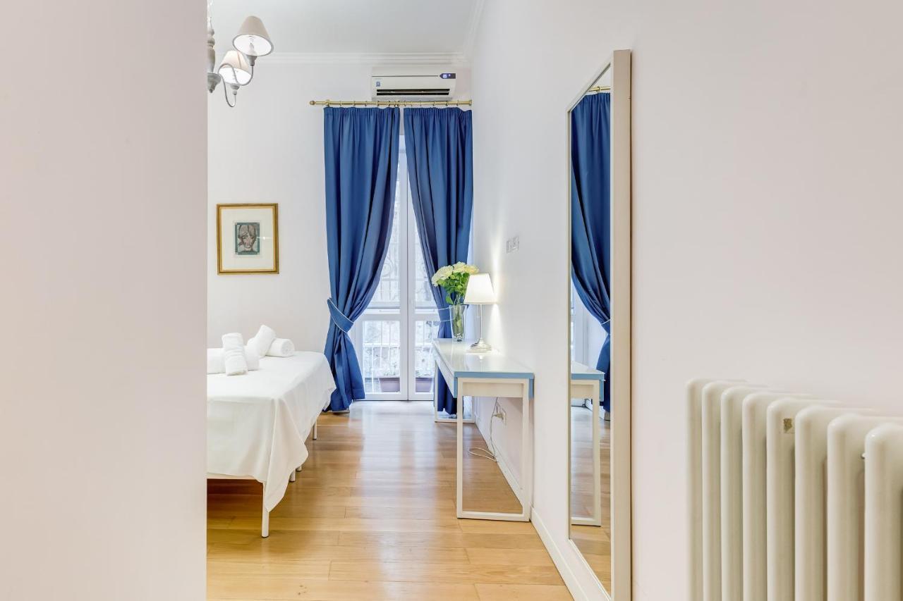 Trevi Fountain Modern Apartment Rome Exterior photo