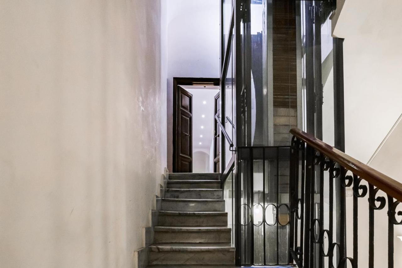 Trevi Fountain Modern Apartment Rome Exterior photo
